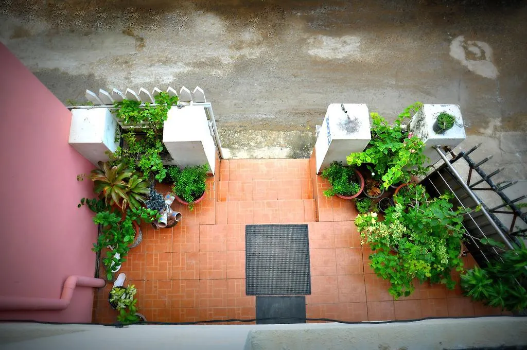 Blumarine Guest House Negombo 0*,  Sri Lanka
