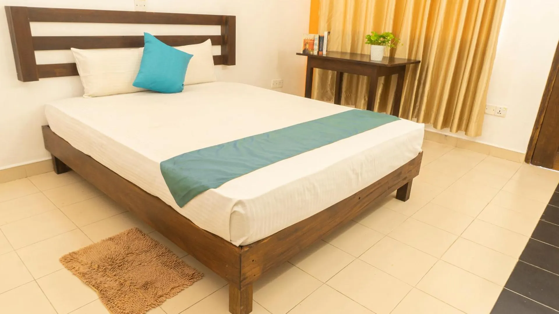 Blumarine Guest House Negombo 0*,