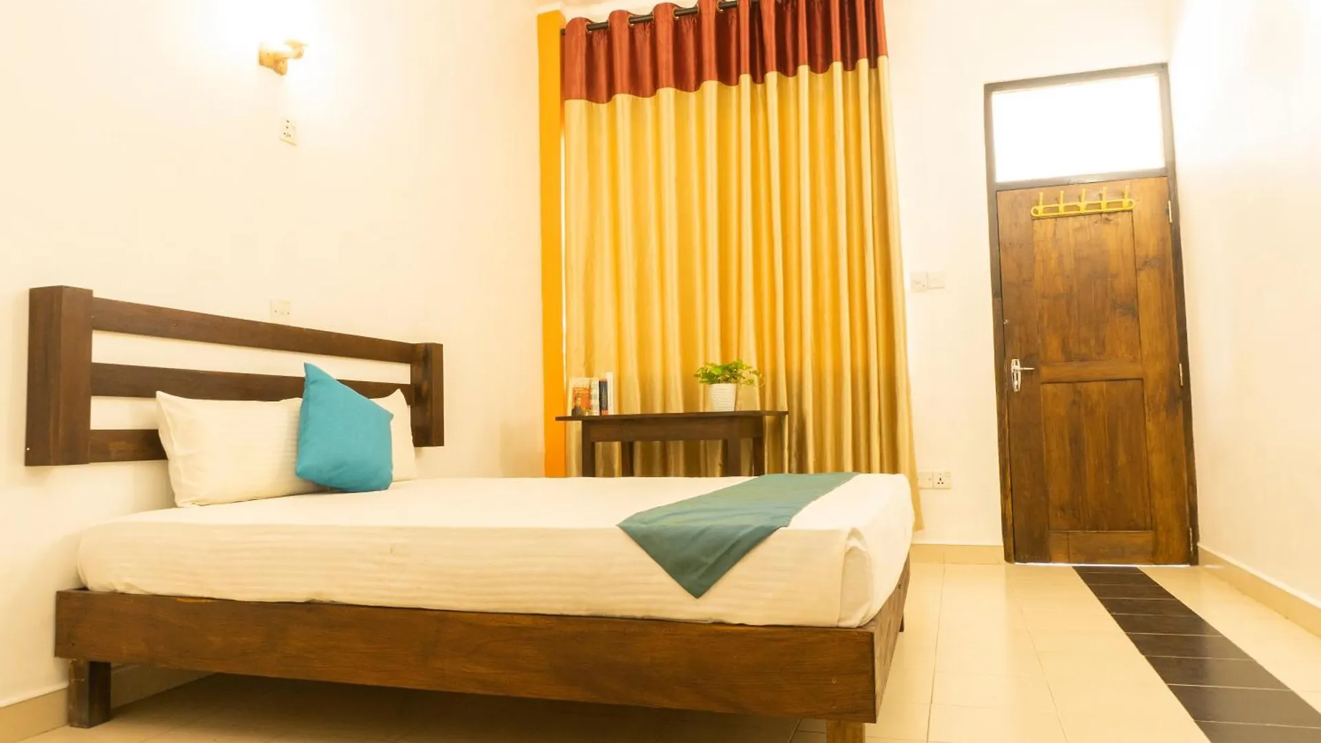 Blumarine Guest House Negombo