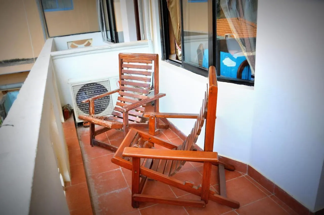 Blumarine Guest House Negombo