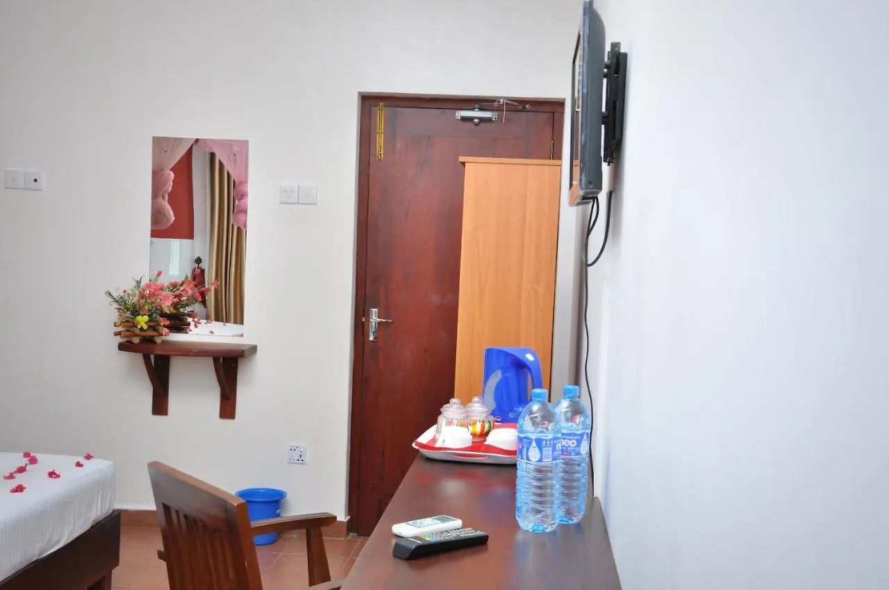 Blumarine Guest House Negombo