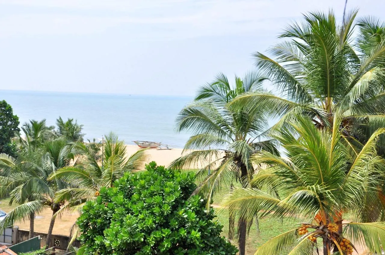 Blumarine Guest House Negombo